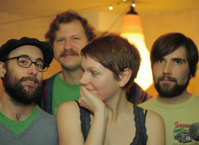 A warm welcome to Allo Darlin!